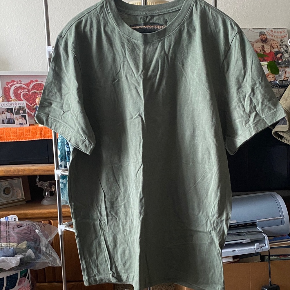 NWOT Women’s Green Short Sleeve T-Shirt